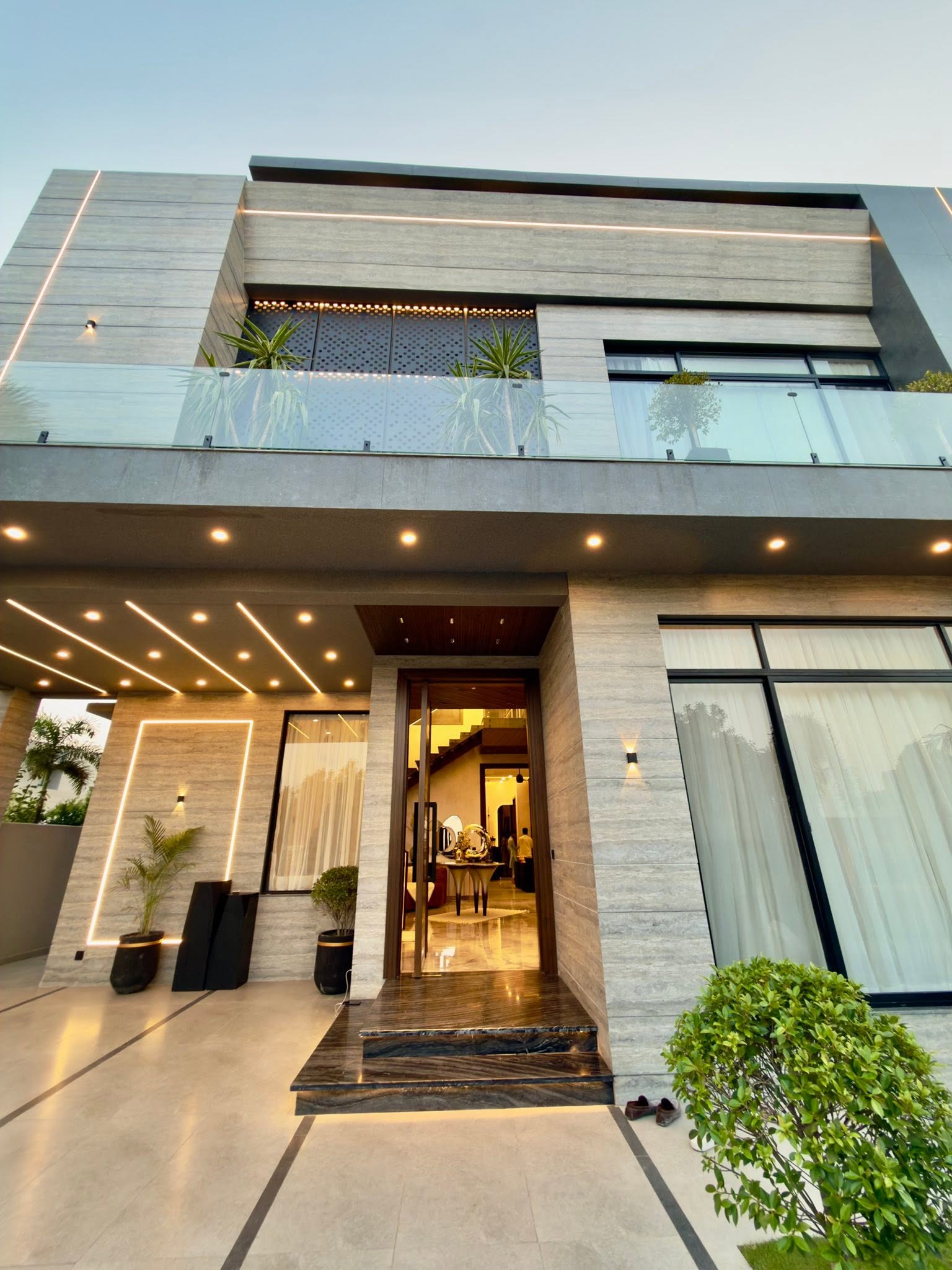 8 Marla Premium Commercial Plaza CCA - Image 1